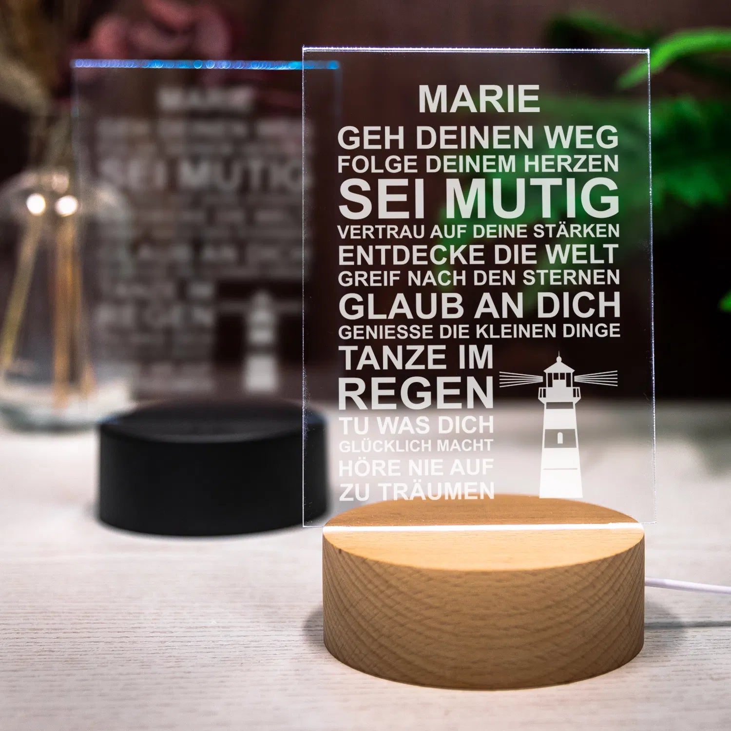 LED-Leuchte - Wegweiser des Lebens Holz Leuchtturm Wunschname