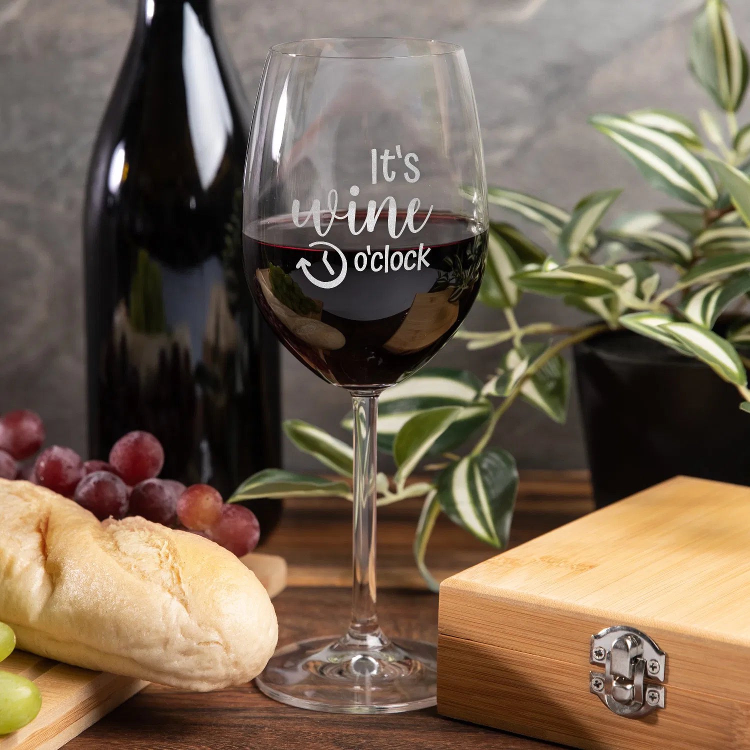 Weinglas mit Gravur Wine O´Clock